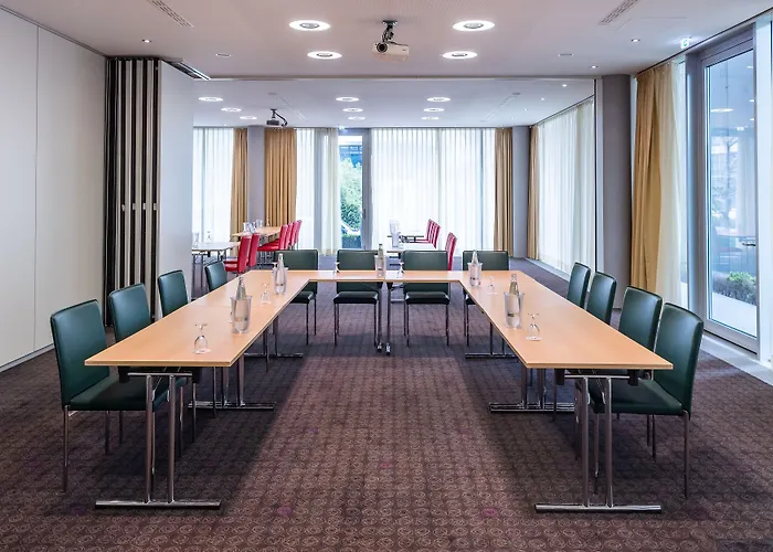 Wyndham Frankfurt Niederrad Otel 4*