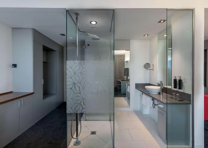 Wyndham Frankfurt Niederrad Otel 4*