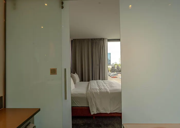 Hotel Wyndham Frankfurt Niederrad 4*