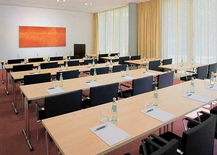 Wyndham Frankfurt Niederrad Otel 4*